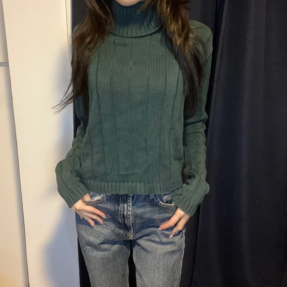 Brandy Melville cable knit sweater - Picture 1 of 3